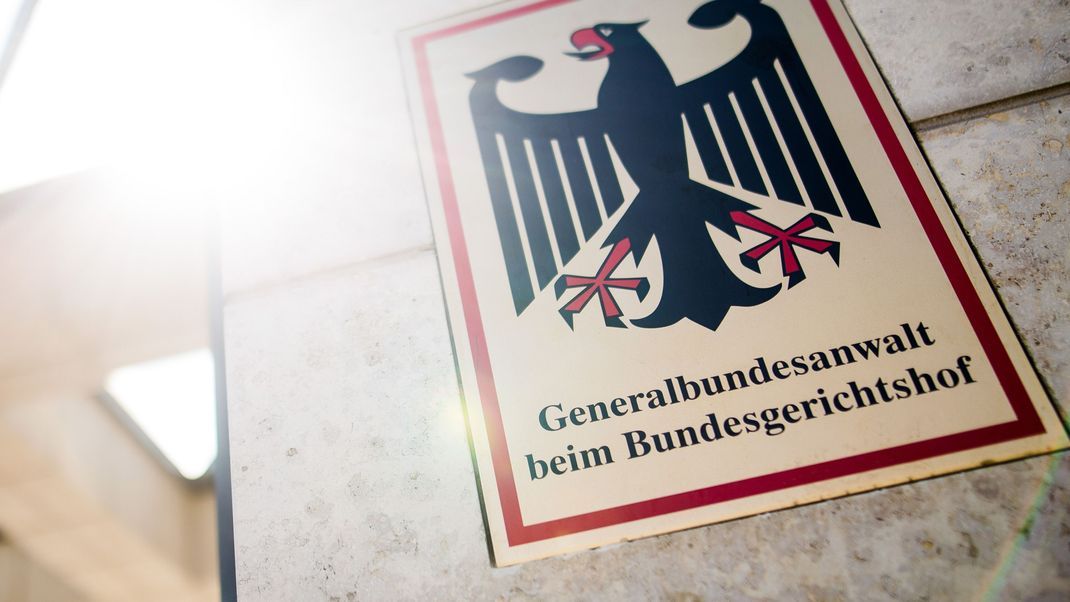 Festnahme bei Reichsbürgern: Bundesanwaltschaft wirft den Verdächtigen die Mitgliedschaft in einer terroristischen Vereinigung vor.