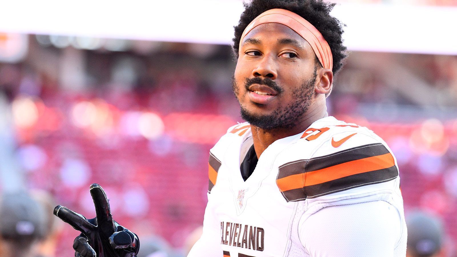 
                <strong>Cleveland Browns</strong><br>
                Overall Ratings: Myles Garrett – 95 - Nick Chubb – 93 - Odell Beckham Jr. – 91 - Austin Hooper – 87 - Kareem Hunt – 87 - Denzel Ward – 87 - Joel Bitonio – 86 - Jarvis Landry – 85 - J.C. Tretter - 82 - Olivier Vernon – 82
              