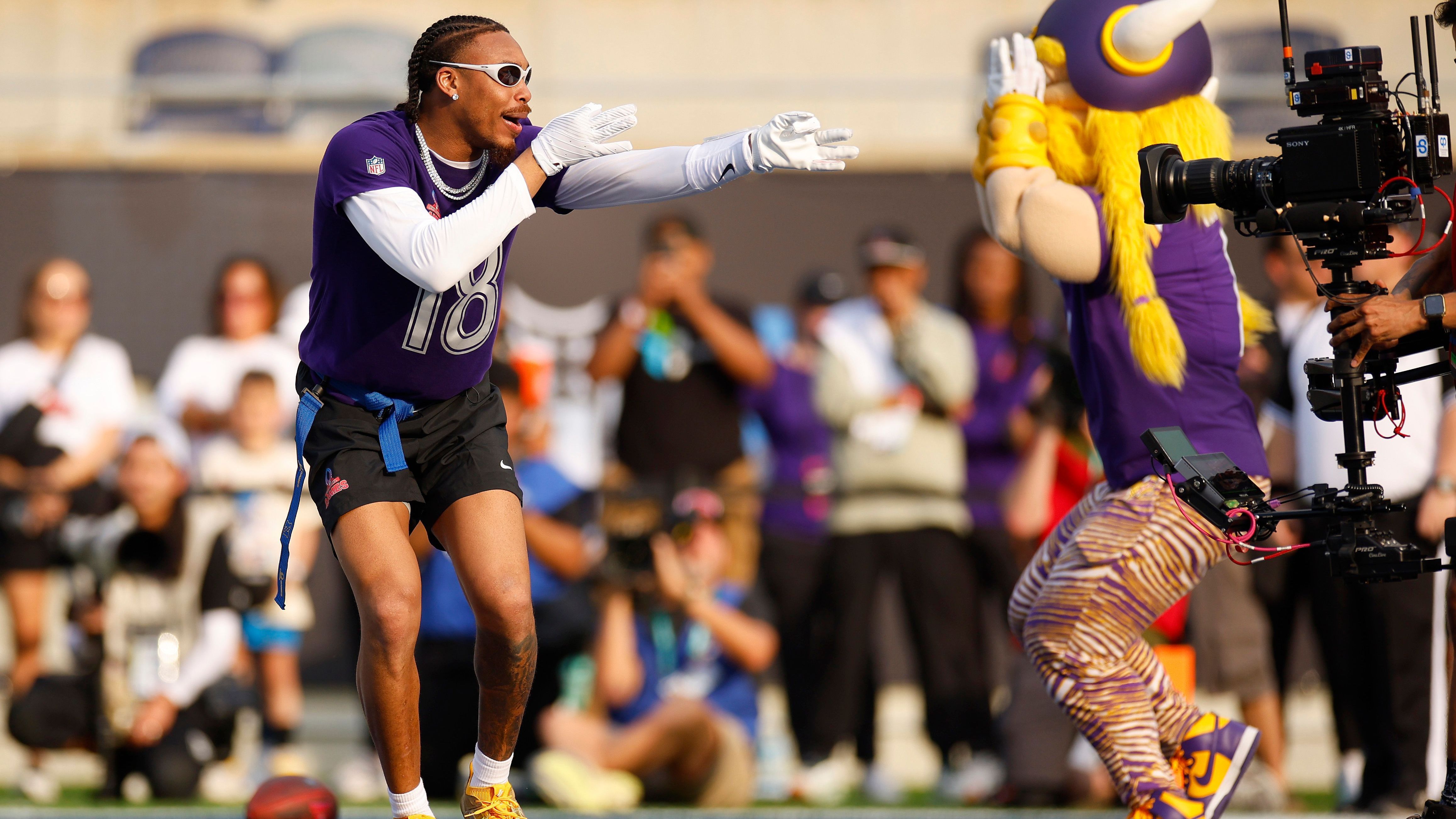 <strong>Justin Jefferson (Minnesota Vikings)</strong><br><strong>Position</strong>: Wide Receiver / Defensive Back<br><strong>Alter in 2028</strong>: 28<br>Ja, Jefferson wird "schon" 28 Jahre alt sein. Doch seine Fähigkeiten suchen immer noch seinesgleichen und das kann auch in 2028 noch so sein.