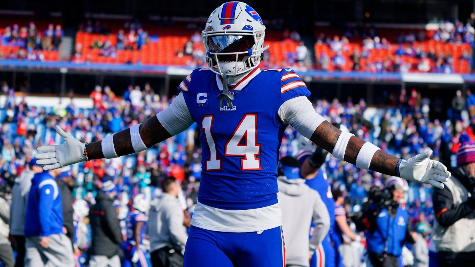 
                <strong>Platz 3: Stefon Diggs (Buffalo Bills)</strong><br>
                Seit seinem Wechsel zu den Buffalo Bills vor drei Jahren zählt Stefon Diggs zweifelsfrei zu den besten Wide Receivern der NFL und auch Davante Adams ist dieser Meinung: "Keine Diskussion." 
              