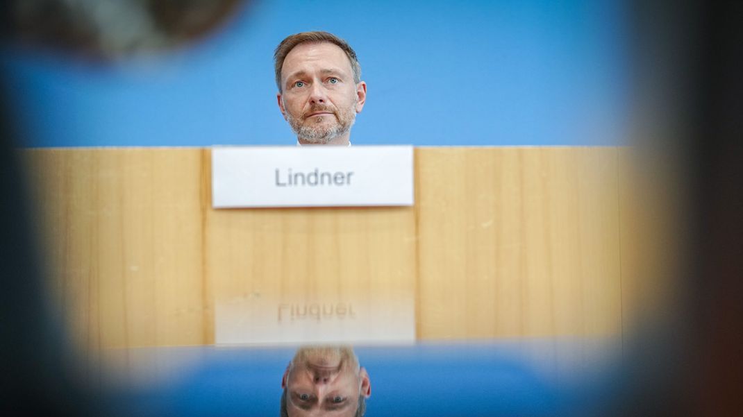 Finanzminister Christian Lindner hat kurz vor dem Koalitionsgipfel Zahlen für die Etatplanung genannt.