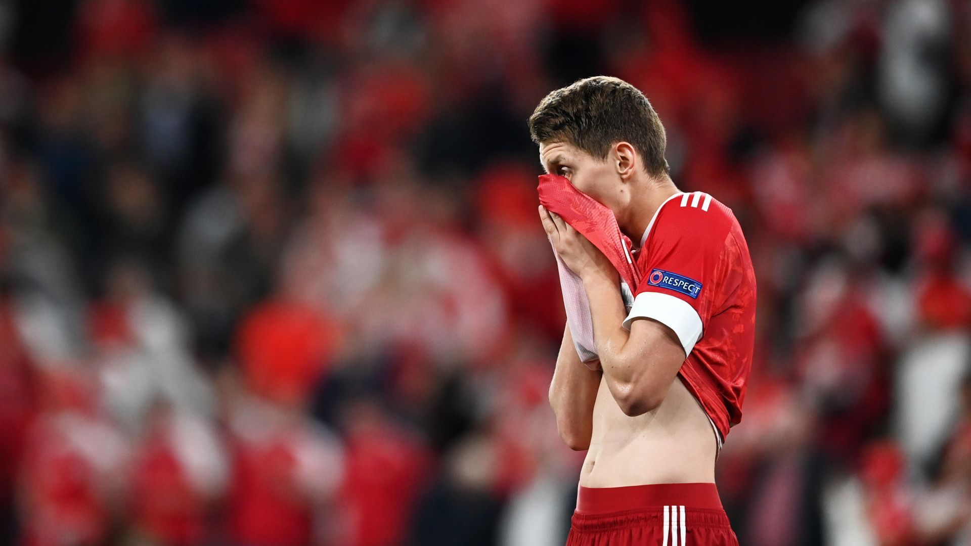 
                <strong>Liga B: Absteiger Russland</strong><br>
                Russland wurde infolge des Angriffskrieges gegen die Ukraine nicht für diese Ausgabe der Nations League zugelassen. Die Sbornaja (im Bild Georgi Dzhikiya) stand deswegen schon von Beginn an als Absteiger in Liga C fest.
              