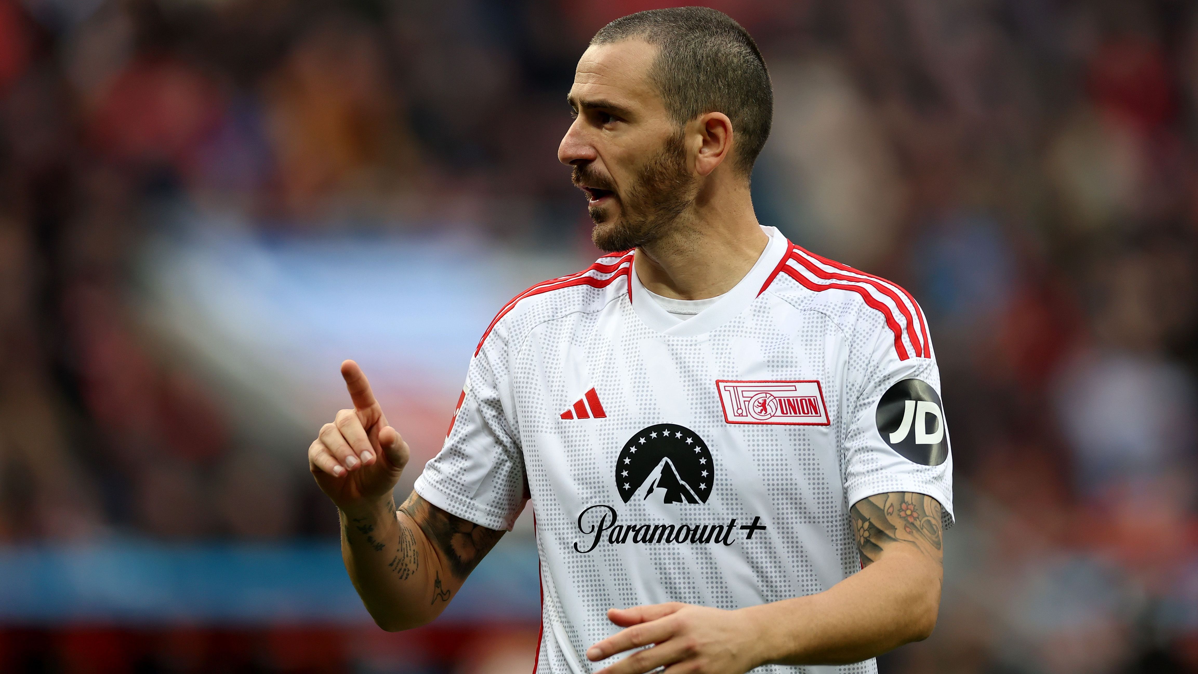 <strong>Verlierer: Leonardo Bonucci</strong> <br>Der Italiener kam im Sommer als Legende und Transfer-Coup, konnte die in ihn gesteckten Erwartungen aber nicht erfüllen. Der 36-Jährige leistete sich ungewohnt viele Patzer und will Deutschland mittlerweile angeblich "so schnell wie möglich wieder verlassen". Als Interessent brachten italienische Medien zuletzt die AS Rom ins Gespräch.