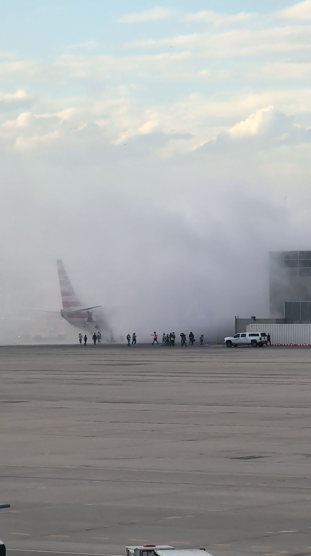 In Denver hatte ein Flugzeug auf dem Flughafen Feuer gefangen.