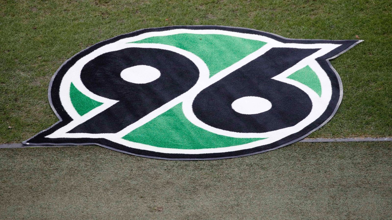 
                <strong>Hannover 96</strong><br>
                Hannover 96ers bedarf keiner allzu langen und breiten Erklärung.
              