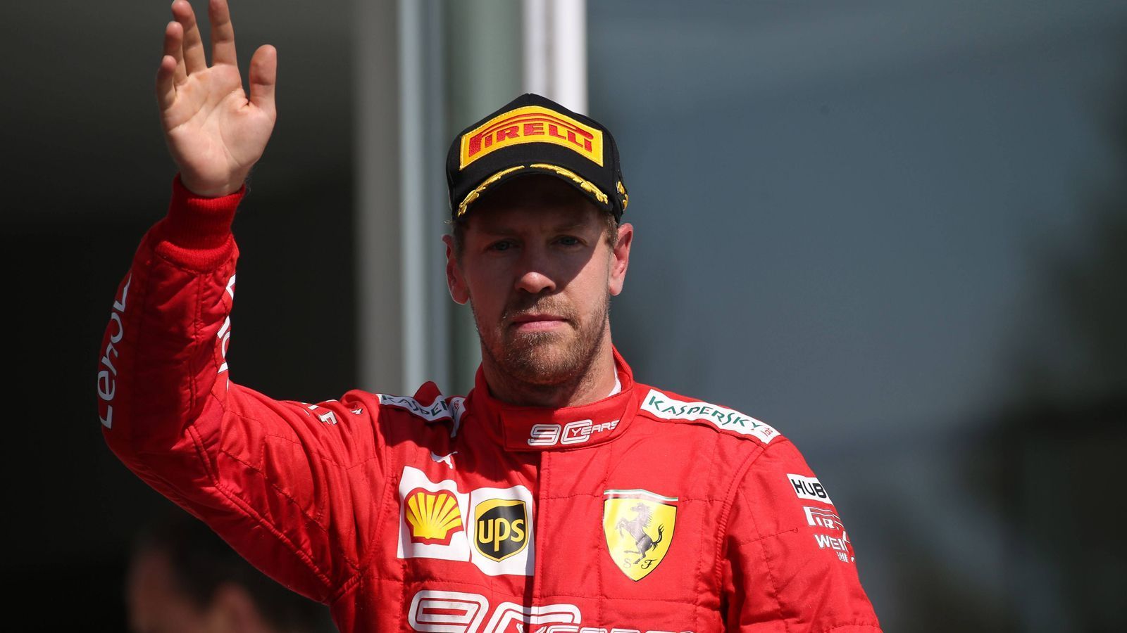 
                <strong>Abschied oder Angriff: Wie geht es für Sebastian Vettel weiter?</strong><br>
                Die Formel 1 ist gespalten: War die Strafe für Sebastian Vettel korrekt? Oder war das einfach pures Racing? Inzwischen ist die nächste Stufe erreicht, Vettel hat mit einer emotionalen Ansprache nicht nur die Entwicklung der Königsklasse generell kritisiert, sondern Rücktrittsspekulationen eröffnet. ran.de mit einem Überblick.
              