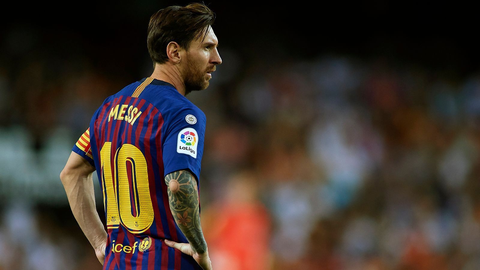 
                <strong>Angriff - Lionel Messi</strong><br>
                Höhe der Ausstiegsklausel: 700 Millionen EuroVertrag bis: 30. Juni 2021
              