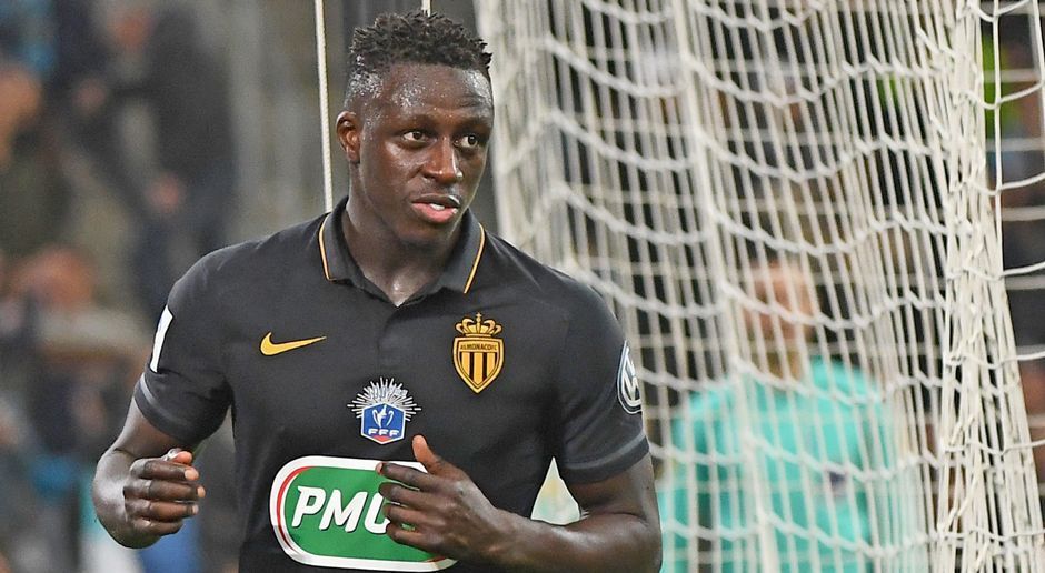
                <strong>Benjamin Mendy (AS Monaco)</strong><br>
                Auch Benjamin Mendy gilt laut "Telegraph" als Wunschspieler von Pep. Für den 23 Jahre alte Linksverteidiger der AS Monaco habe City bereits 50 Millionen Euro geboten, doch die Monegassen lehnten wohl ab. Die Verhandlungen laufen aber weiterhin auf Hochtouren. Nach Bernardo Silva wäre Mendy der zweite Spieler des französischen Meisters, der sich City anschließt.
              