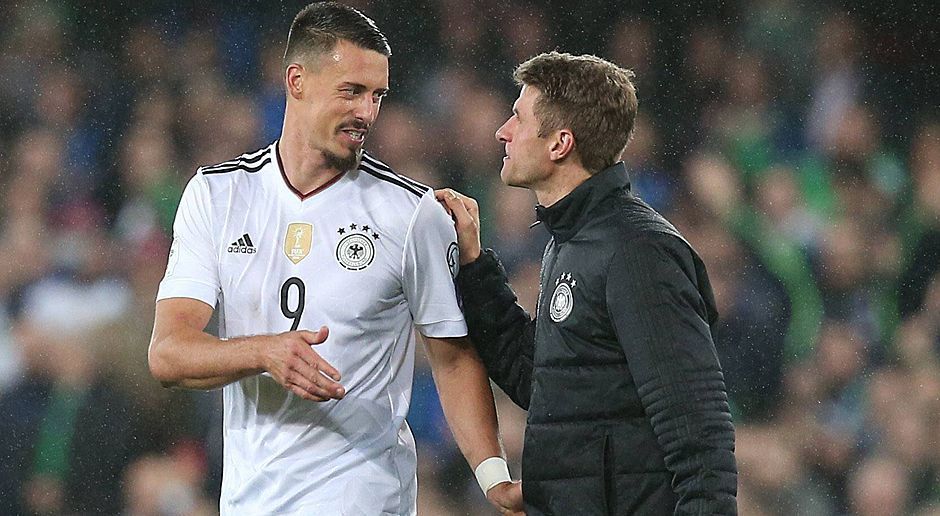 
                <strong>ran-Uservoting</strong><br>
                Thomas Müller und Timo Werner sind bei den ran-Usern mit 41 und 25 Prozent zentrale Bestandteile des WM-Kaders. Der dritte Platz ist hart umkämpft. Sandro Wagner liegt beim ran-Voting hauchdünn vor Mario Gomez (beide 9 Prozent). Nils Petersen und Max Kruse haben mit 6 Prozent das Nachsehen.
              