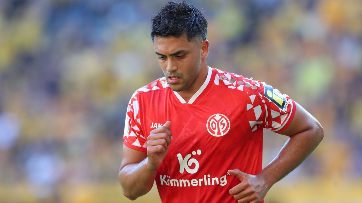 18.08.2025, xtgx, Fussball DFB Pokal 1. Runde, SG Dynamo Dresden - 1. FSV Mainz 05 emspor, v.l. Nadiem Amiri (Mainz, 10) Oberkörper Portrait, Portraet, Einzelbild (DFL DFB REGULATIONS PROHIBIT ANY ...