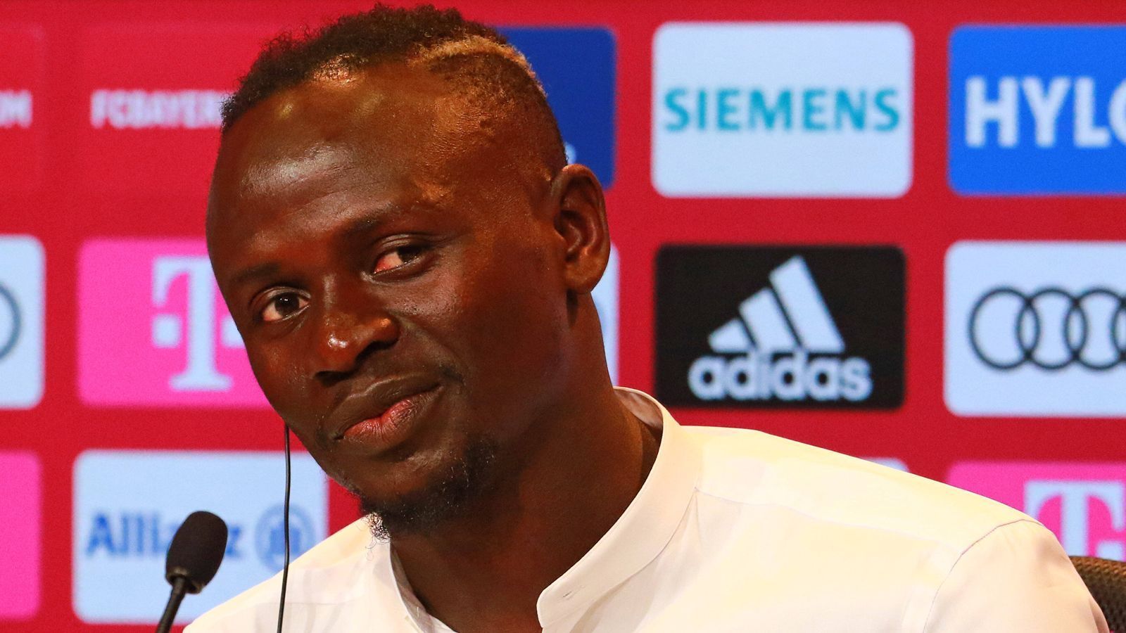 
                <strong>Geteilter 2. Platz: Sadio Mane</strong><br>
                Gehalt: Über  Millionen Euro pro Jahr
              