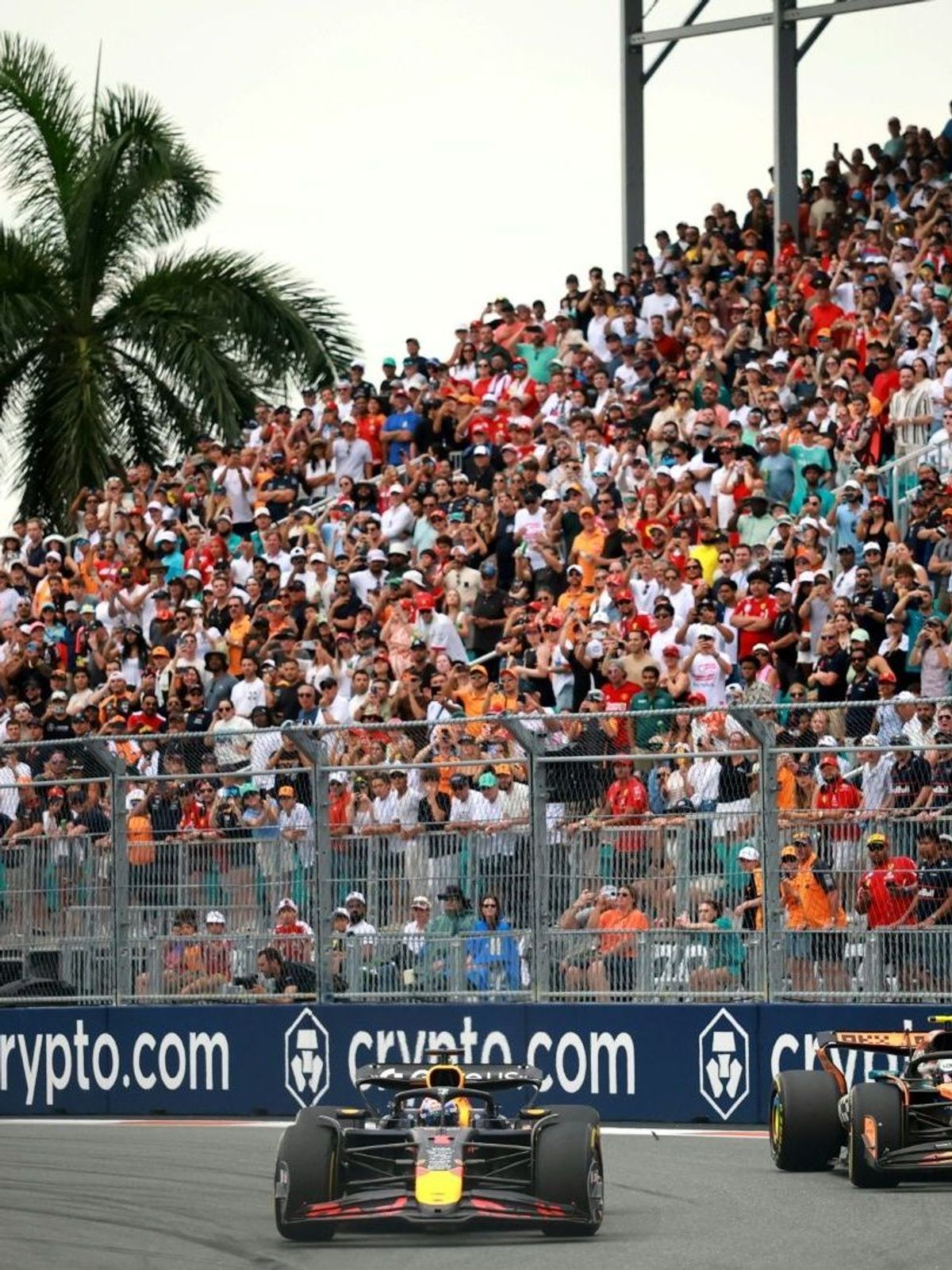 Verstappen im Clinch mit McLaren