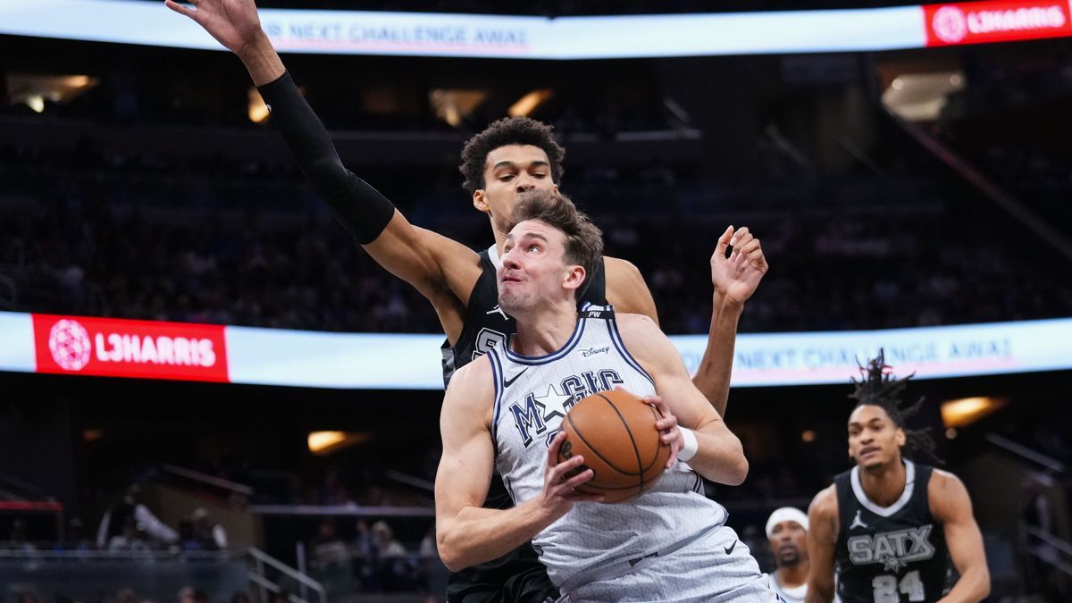 San Antonio Spurs v Orlando Magic