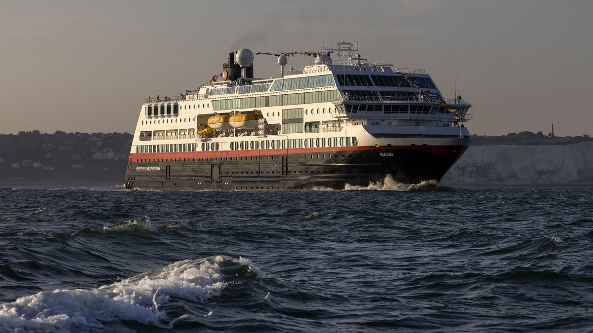 Die MS Maud ist in der Nordsee in ein Unwetter geraten und von einer heftigen Welle erfasst worden.