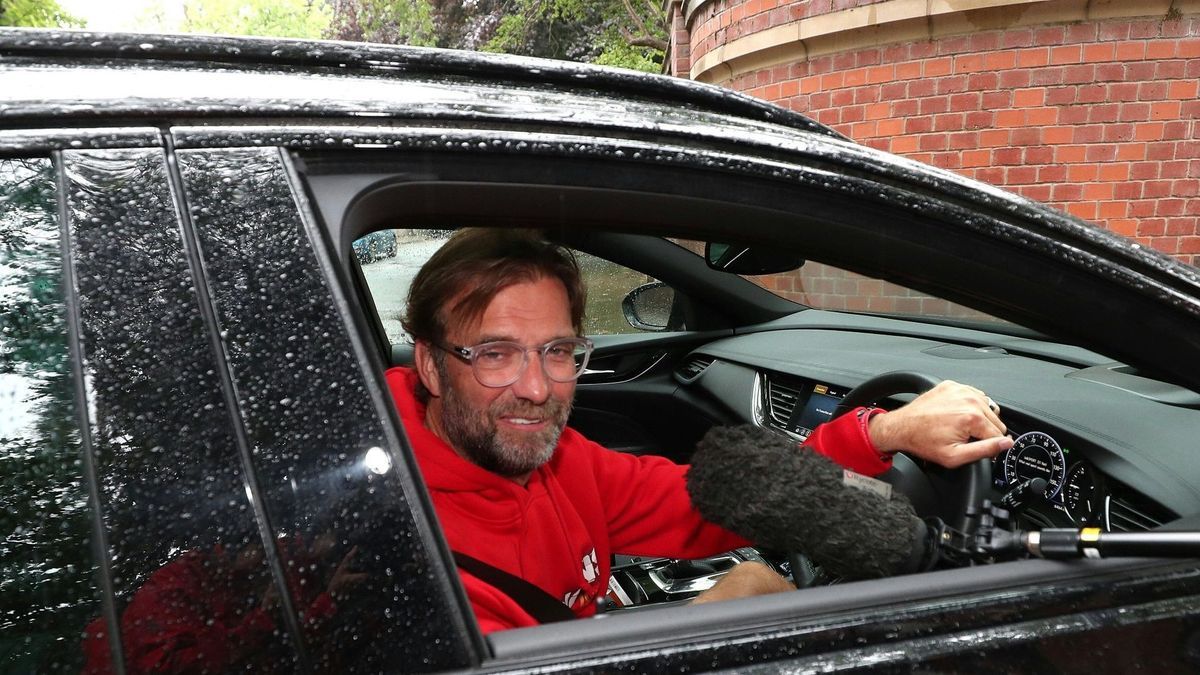 Klopp vor seinem Anwesen in Formby 2020