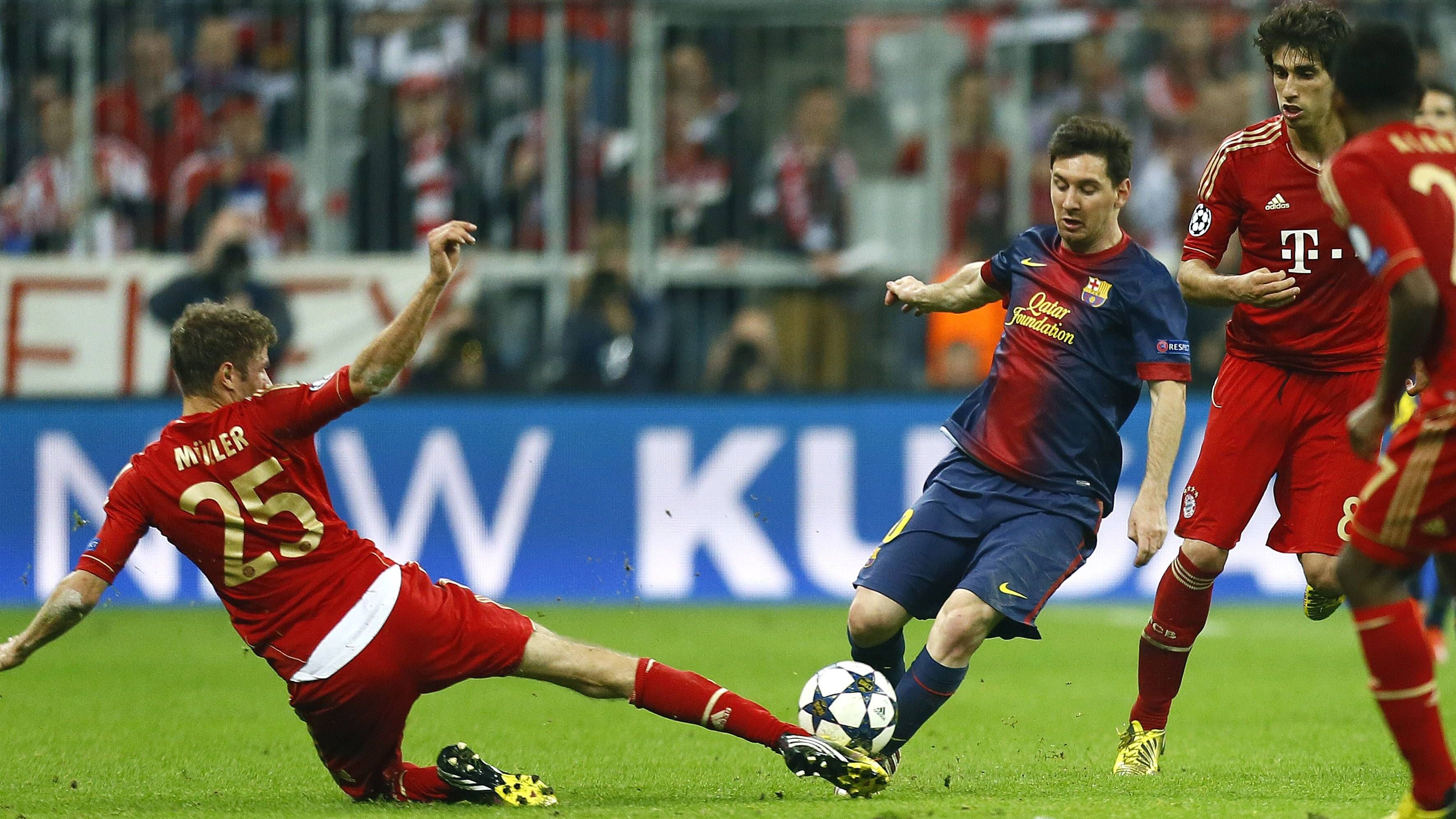 <strong>Alle Duelle zwischen Müller und Messi</strong><br>Erstmals auf Vereinsebene begegneten sich die beiden Superstars am 23. April 2013 im Halbfinale der Champions League. Die Bayern mit Müller gewannen das Hinspiel in München mit 4:0 gegen Messi und Barcelona.