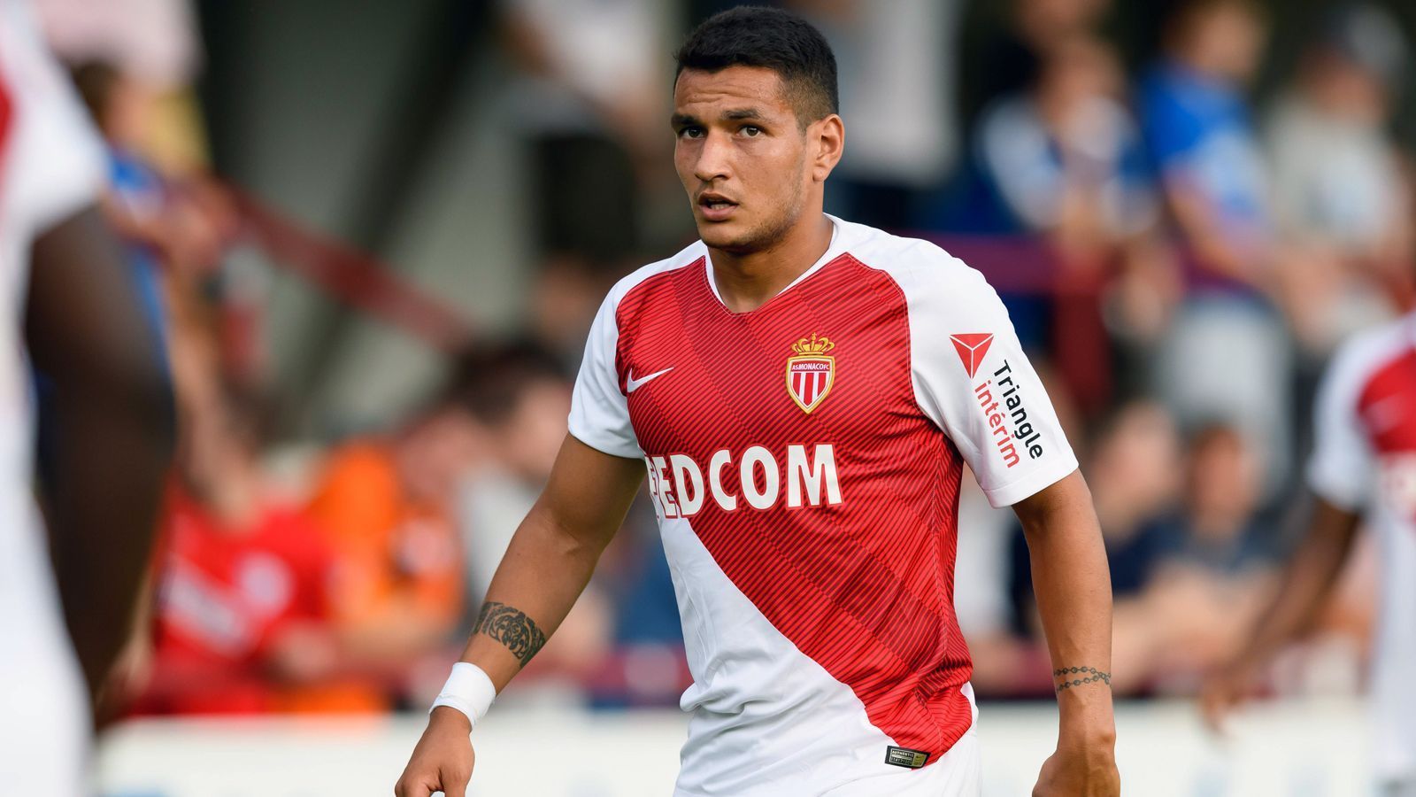 
                <strong>Rony Lopes (verkauft an AS Monaco)</strong><br>
                Manchester City soll im Sommer 2011 für den damals erst 16-jährigen Rony Lopes schon eine Million Euro Ablöse an Benfica Lissabon bezahlt haben. Dem gebürtigen Brasilianer mit portugiesischem Pass wurde anschließend zwar immer großes Talent nachgesagt, doch durchsetzen konnte sich der Flügelflitzer auf der Insel nicht. 2014 folgte eine Leihe nach Lille und anschließend verkaufte ManCity das Offensivjuwel im Sommer 2015 für geschätzte 9,8 Millionen Euro an die AS Monaco, wo der 23-Jährige bis heute spielt. Für die Profis von Manchester City durfte Rony Lopes zwischendurch fünf Mal auflaufen (ein Tor, zwei Vorlagen). In der laufenden Spielzeit kam das einstige Talent für Monaco aufgrund einer hartnäckigen Oberschenkelzerrung nur zu vier Ligue-1-Einsätzen.
              