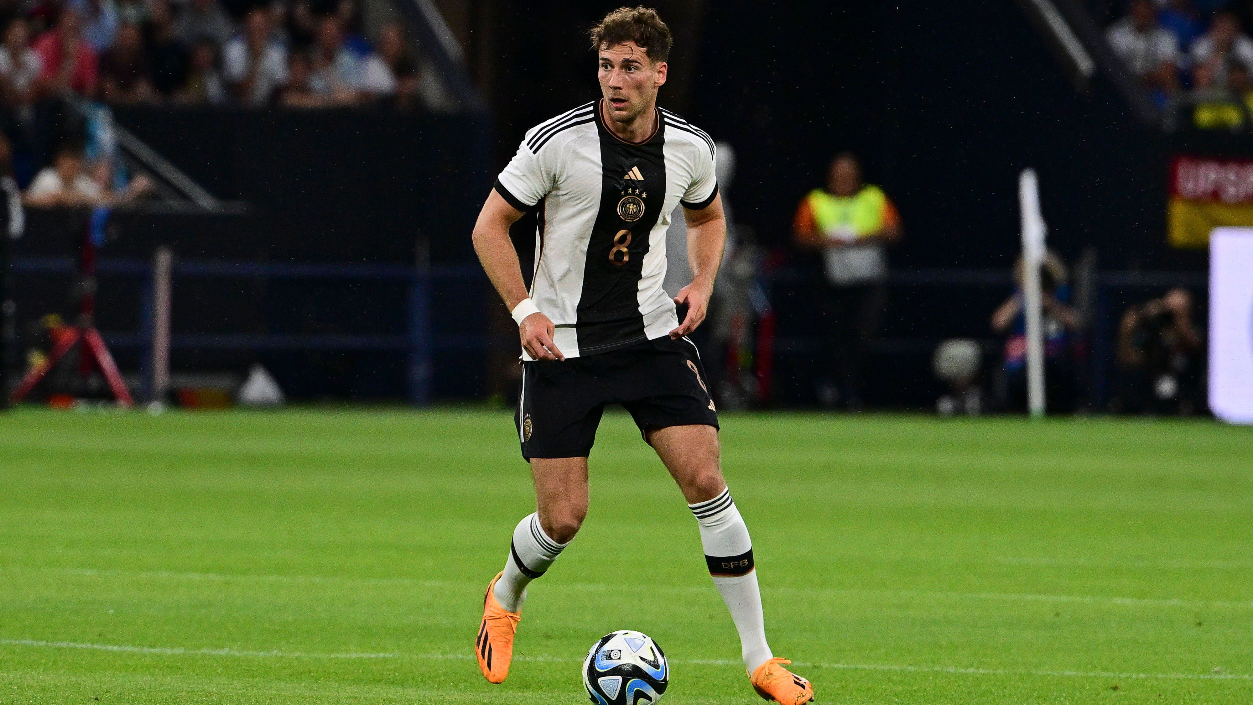 <strong>Leon Goretzka</strong><br>Durfte in der zweiten Halbzeit für Groß mitwirken, fügte sich gut ein und hielt Gündogan den Rücken frei. Verhinderte entschlossen das 2:3 und musste danach am linken Knöchel behandelt werden. <strong>ran-Note: 3</strong>