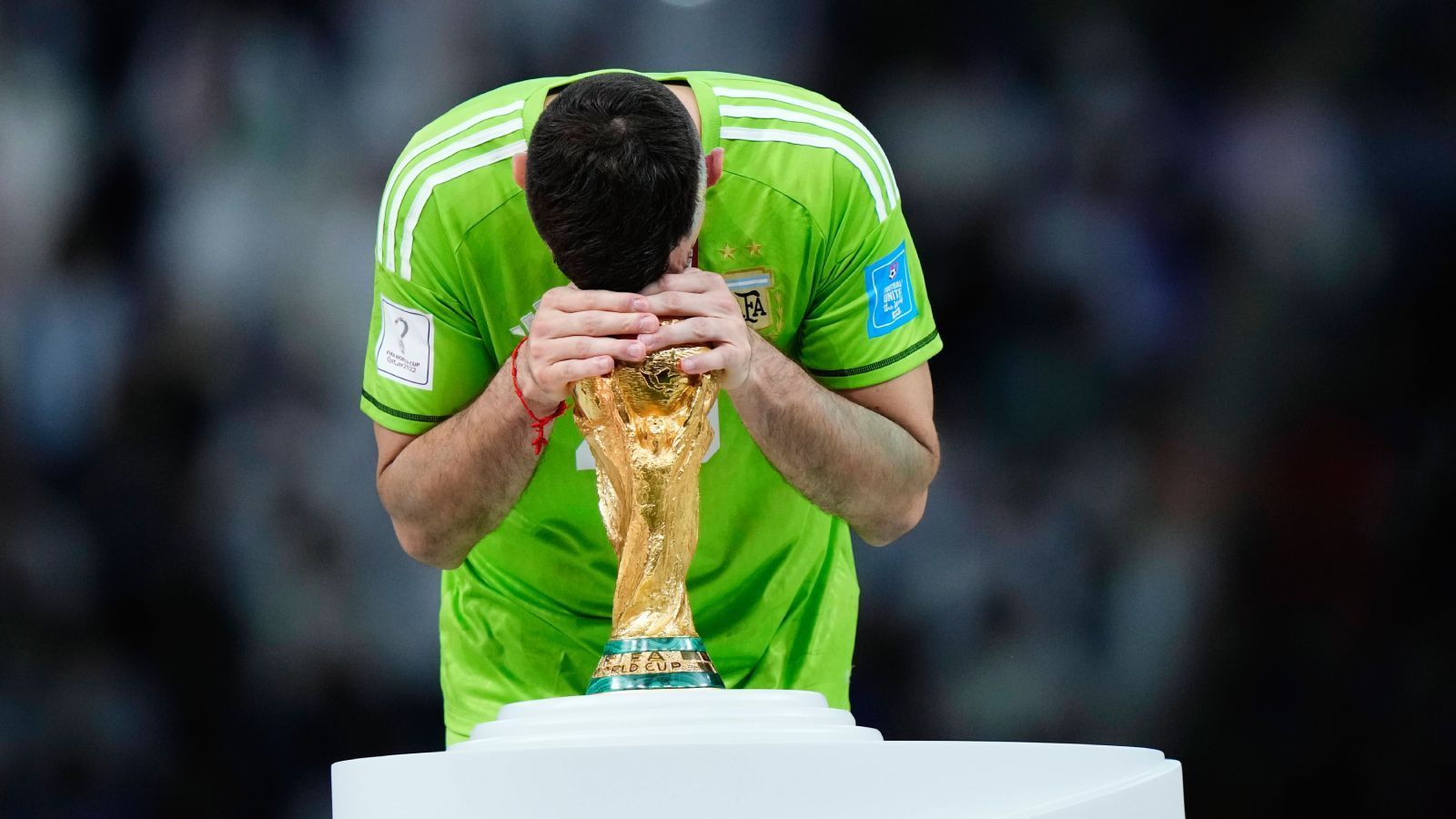 <strong>Emiliano Martinez (Hertha BSC)</strong><br>
                Emiliano Martinez und Hertha BSC? Das wäre beinahe zustande gekommen, wenn es nach dem ehemaligen Nationalkeeper Jens Lehmann gegangen wäre.&nbsp; "Als ich noch bei Hertha im Aufsichtsrat war und sie einen Keeper suchten, sagte ich: 'Schaut euch den an, der ist gut und für kleines Geld zu haben'." Martinez wechselte stattdessen zu Aston Villa.