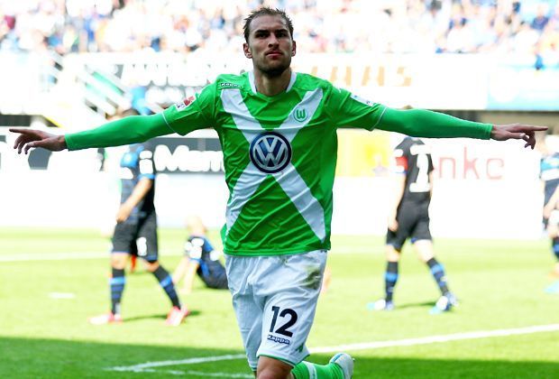 
                <strong>Platz 1: Bas Dost</strong><br>
                An der Spitze steht ein Stürmer aus der Bundesliga! Bas Dost starte 2015 mit dem VfL Wolfsburg durch, machte 16 Tore und und verwertete 41 Prozent seiner Chancen.
              