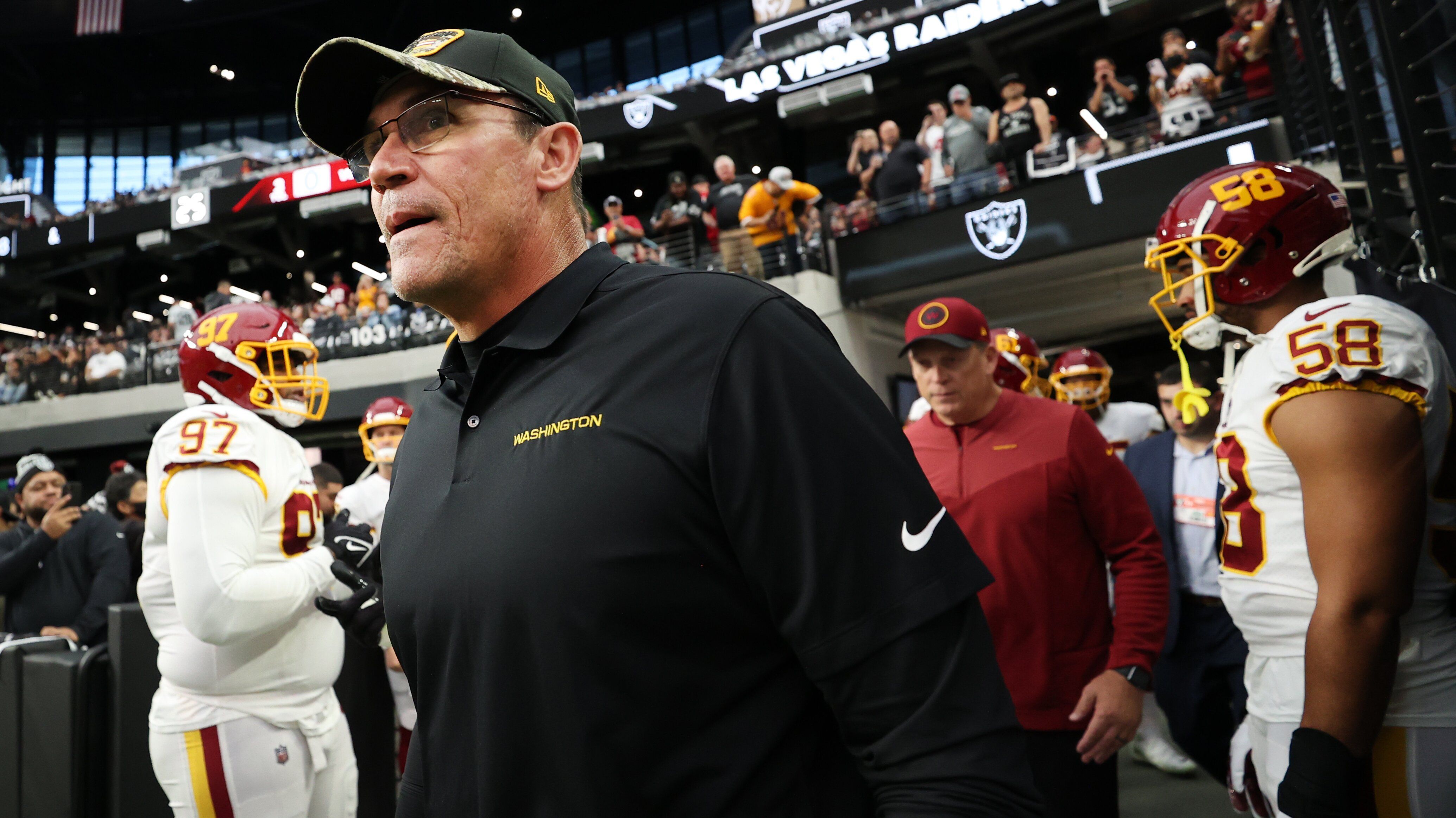
                <strong>4. Platz: Ron Rivera</strong><br>
                &#x2022; Team: Washington Commanders<br>&#x2022; Im Amt seit: 2020<br>&#x2022; Quote: +800 (bei einem Einsatz von 100 US-Dollar erhält man 900 US-Dollar)<br>
              