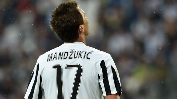 
                <strong>Mario Mandzukic (Juventus Turin)</strong><br>
                Mario Mandzukic (Juventus Turin): Nach einem Muskelfaserriss am vergangenen Wochenende beim Liga-Spiel gegen den FC Genua wird der Kroate wohl drei Wochen ausfallen. 
              