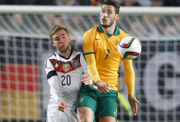 
                <strong>Christoph Kramer</strong><br>
                Der Gladbach-Profi darf fast eine halbe Stunde ran und zeigt gleich Präsenz im deutschen Mittelfeld. Beim Ausgleich von Poldi mitbeteiligt. ran-Note: 3
              