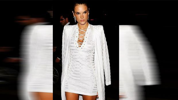 
                <strong>Alessandra Ambrosio</strong><br>
                Frau Ambrosio ist nicht nur ein Model bei Victoria Secret! Die 34-Jährige ist ebenfalls als Schauspielerin tätig. So ist sie in verschiedenen Nebenrollen zu sehen. Beispielsweise in den Fernsehserien "Entourage", "New Girl" oder "Gossip Girl". Kein Wunder also, dass ...
              