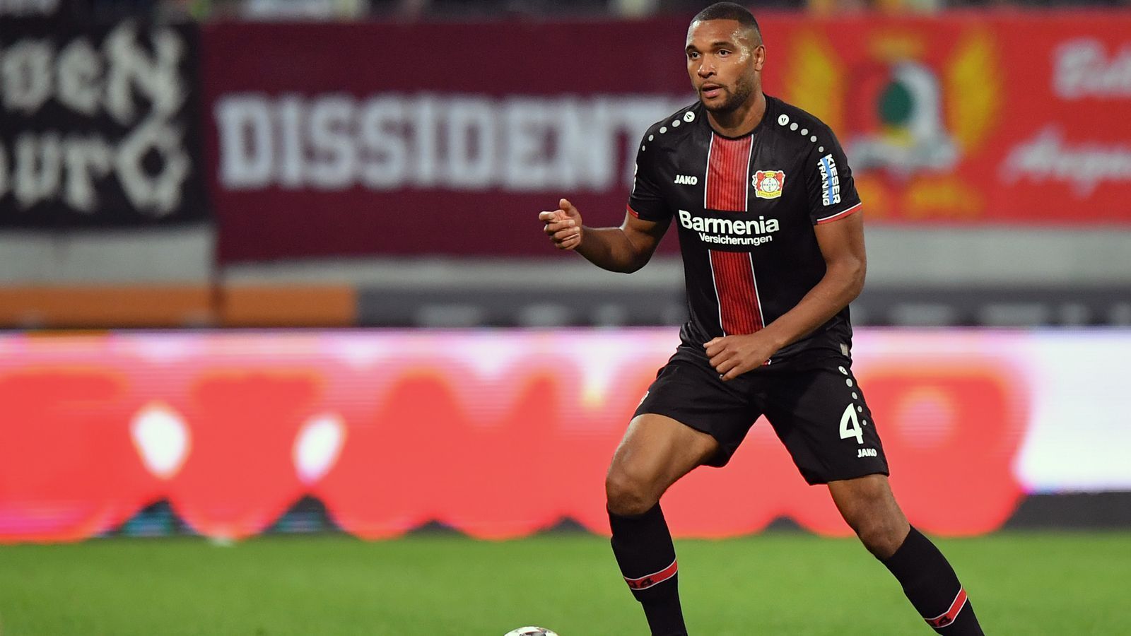 
                <strong>Platz 4 - Jonathan Tah (Bayer Leverkusen)</strong><br>
                Zweikampf-Quote: 67,21 ProzentBestrittene Zweikämpfe: 433Saison-Einsätze: 33
              