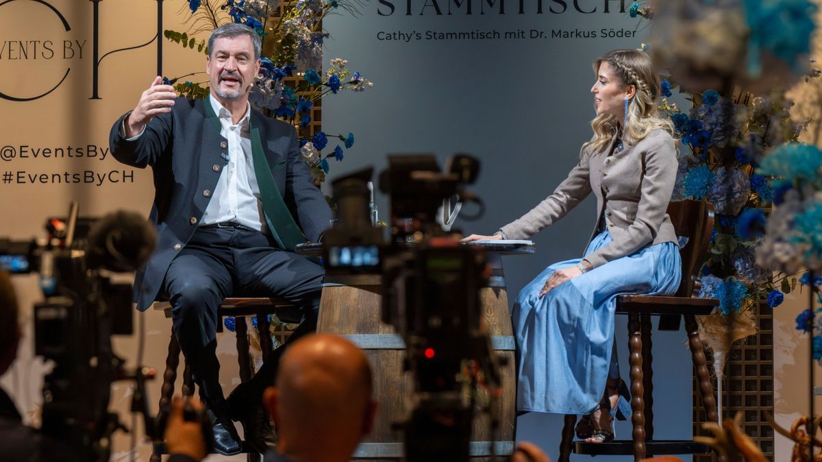 Die Influencerin Cathy Hummels trifft Markus Söder (CSU), Ministerpräsident von Bayern, bei «Cathys Stammtisch».