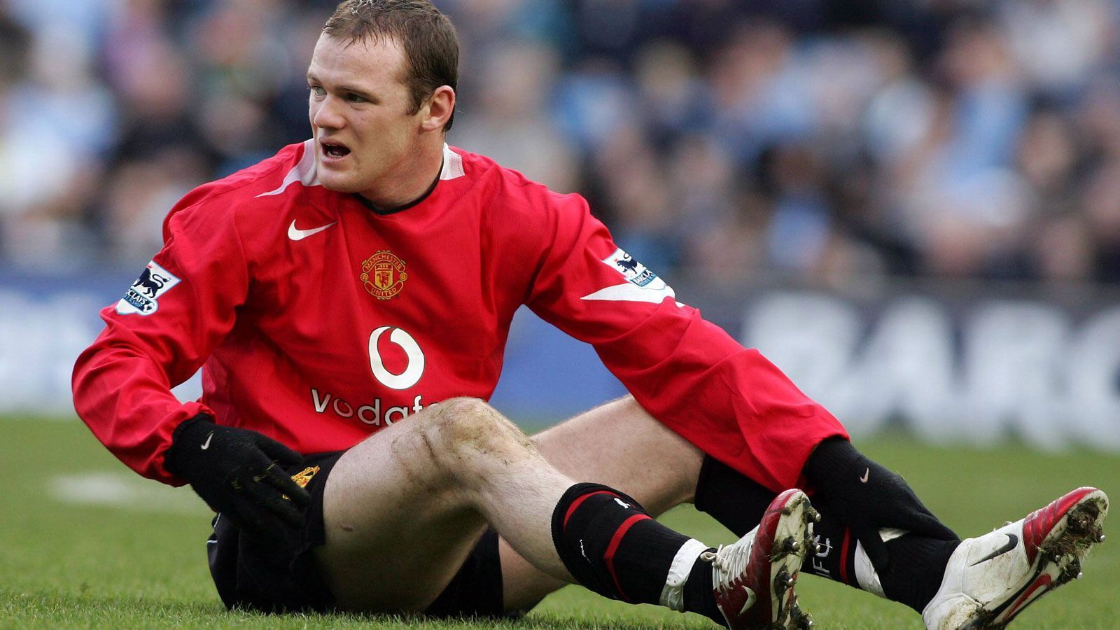 
                <strong>Platz 5: Wayne Rooney (18 Jahre/37 Millionen Euro)</strong><br>
                Abgebender Verein: FC Everton - Aufnehmender Verein: Manchester United - Zeitpunkt des Transfers: August 2004 -Nation: England - Heutiger Marktwert: Karriere beendet
              