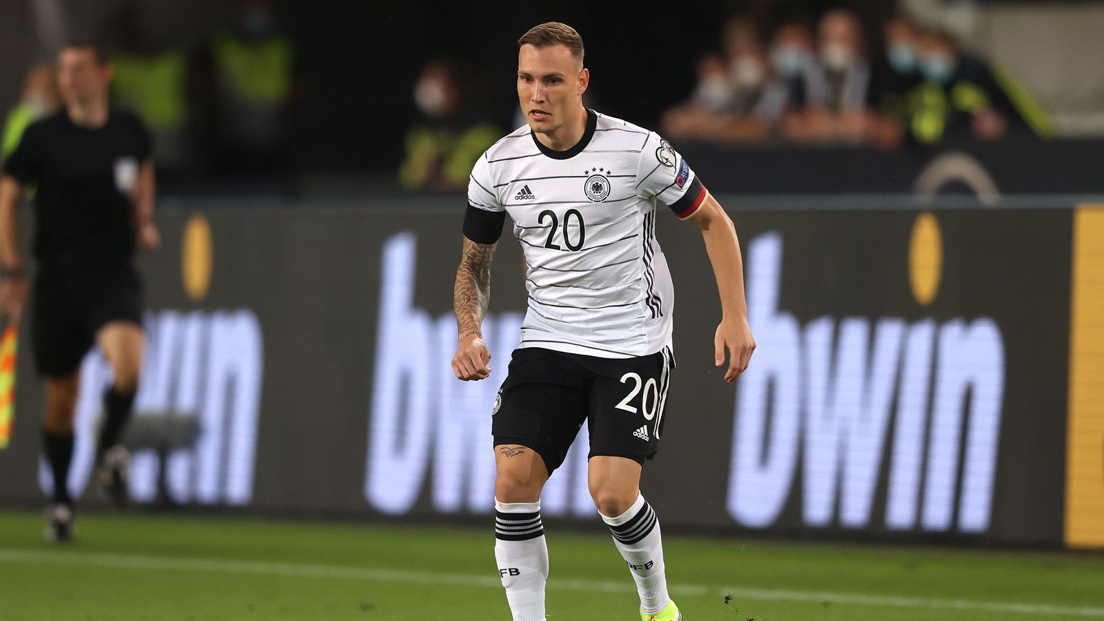 
                <strong>David Raum (TSG Hoffenheim)</strong><br>
                Im September 2021 wurde auch erstmals Olympia-Teilnehmer David Raum in den Kreis der Nationalmannschaft berufen. Sein Debüt feierte er mit einem Kurzeinsatz im bereits erwähnten WM-Qualifikationsspiel gegen Armenien.
              