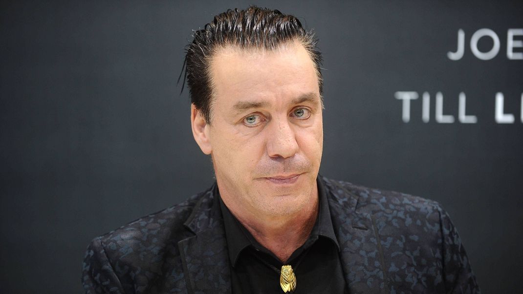 Die Ermittlungen gegen Till Lindemann wurden eingestellt. Alle Infos dazu gibt es hier.