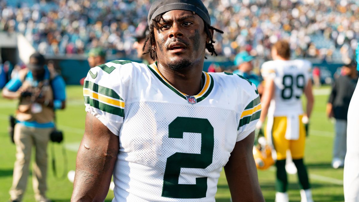 JACKSONVILLE, FL - OCTOBER 27: Green Bay Packers quarterback Malik Willis (2) walks the field after NFL, American Football Herren, USA football game between the Green Bay Packers and the Jacksonvil...