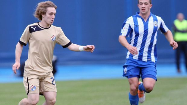 
                <strong>Alen Halilovic</strong><br>
                Alen Halilovic: Der Offensivspieler beehrt seit einigen Tagen die Bundesliga. Er heuerte beim HSV an. Vor zwei Jahren bezahlte Barcelona für den damals 18-Jährigen etwa fünf Millionen Euro Ablöse. Bereits 2015 bewarb sich der HSV um eine Leihe, doch Gijon bekam den Vorzug. Nun unterschrieb Halilovic bis 2020 an der Elbe, doch die Katalanen konnten sich angeblich eine Rückkaufoption sichern.
              