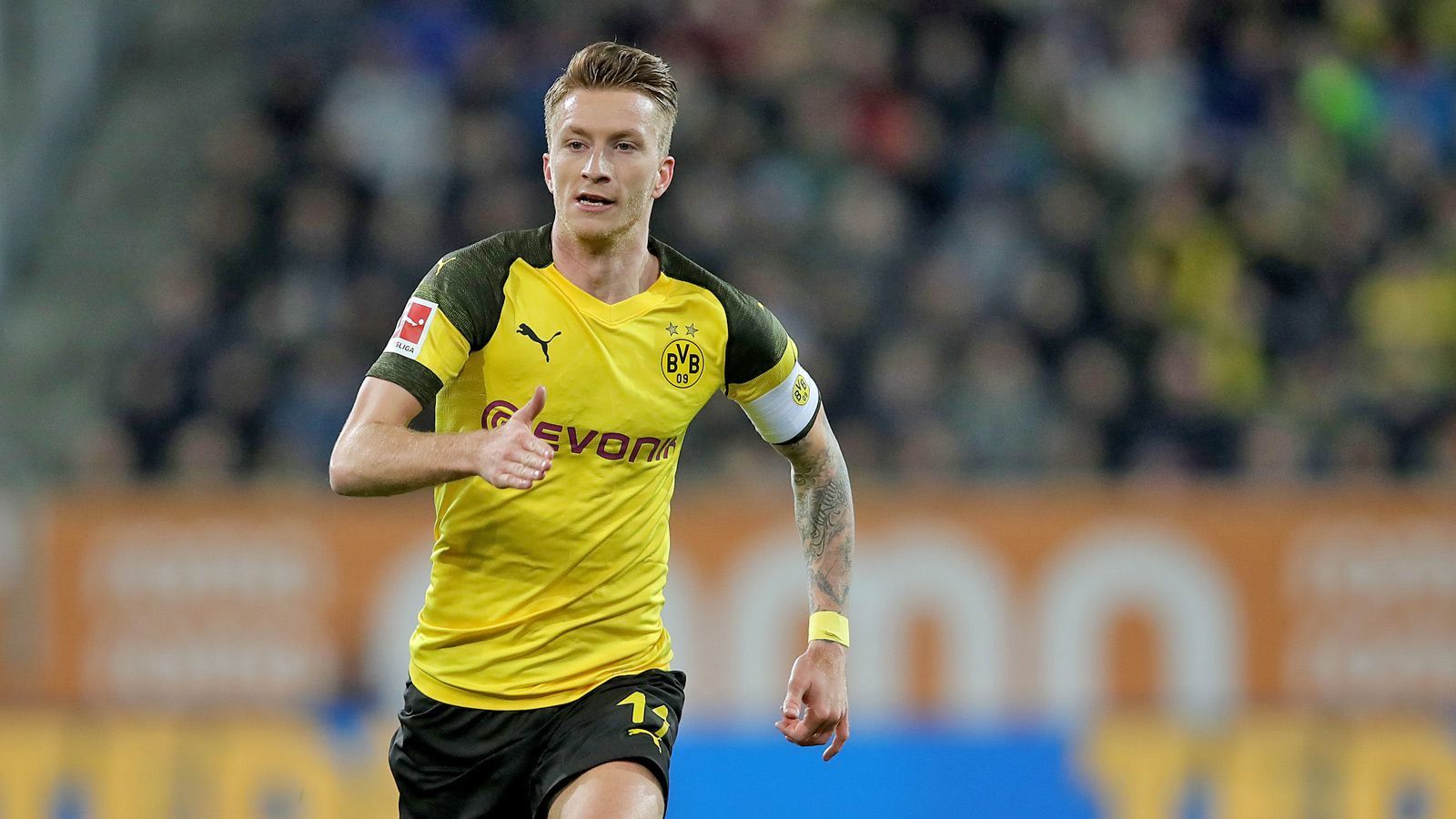 
                <strong>Grund 4: Marco Reus ist zurück</strong><br>
                Nicht nur im Hinspiel wurde Marco Reus schmerzlich vermisst. Natürlich kann der Kapitän alleine das Wunder nicht schaffen. Doch der 29-Jährige ist der wichtigste Spieler im System Favre. Er treibt an, er ist torgefährlich, er harmoniert hervorragend mit Spielern wie Mario Götze oder auch Paco Alcacer. Er ist inzwischen ein richtiger Anführer, der für so ein Spiel dringend gebraucht wird.
              