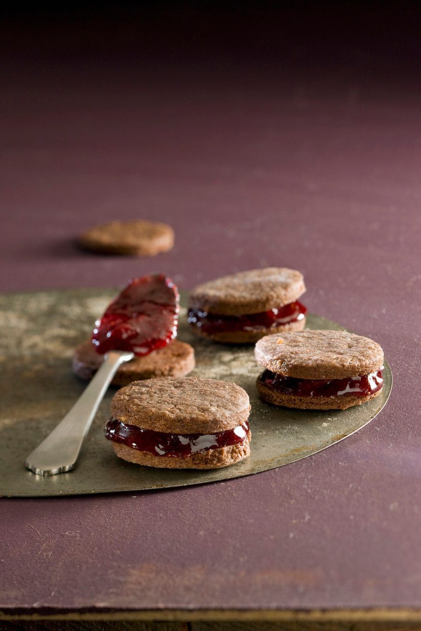 Vollkorn-Kekse mit Himbeermarmelade: Rezept