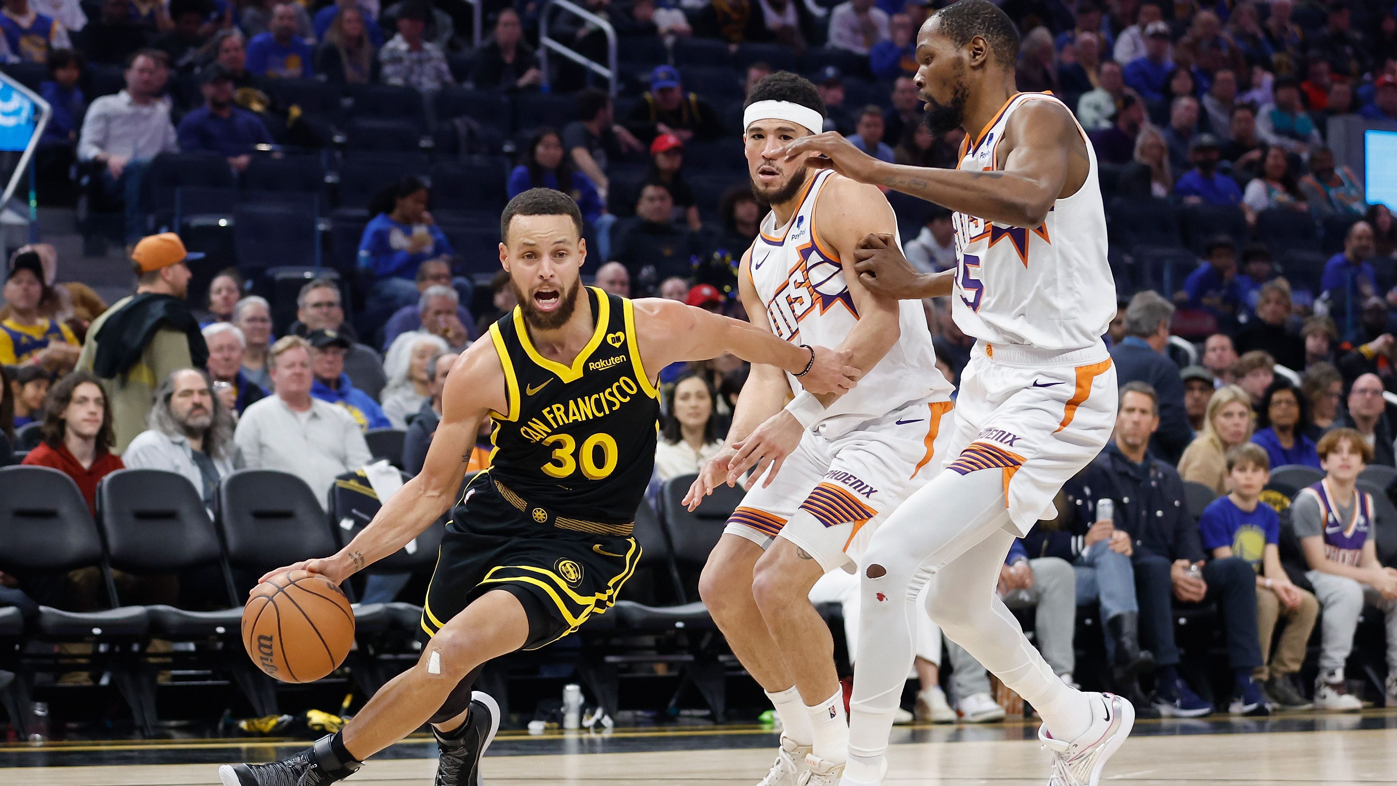 <strong>NBA Power Ranking nach Week 17<br></strong>Wer hat in der NBA (<a data-li-document-ref="323386" href="https://www.ran.de/sports/basketball/nba/news/nba-saison202425-heute-live-uebertragungen-im-free-tv-auf-p7-maxx-und-livestream-323386">live auf ProSieben MAXX und ran.de</a>) aktuell die besten Titelchancen? Wer ist in bestechender Form und bei wem sieht es eher mau aus? Das Power Ranking nach Woche 17 von <em>ranNBA</em>-Experte Alex Vogel.