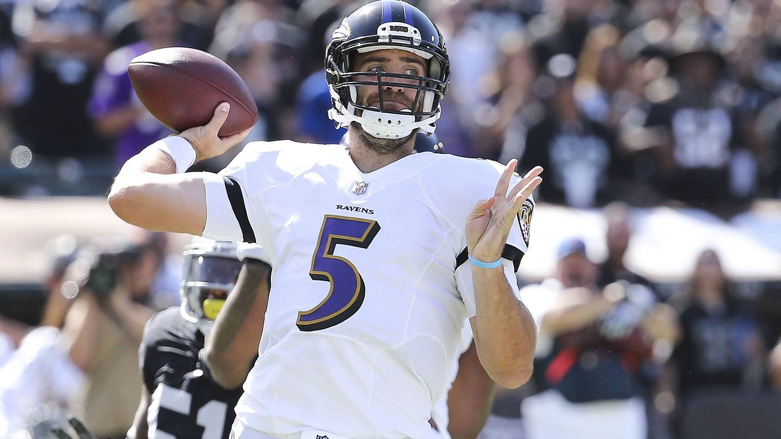 
                <strong>Joe Flacco (Denver Broncos)</strong><br>
                Gesamtwertung: 74Spielverständnis: 77Wurfkraft: 92Genauigkeit kurze Pässe: 86Genauigkeit mittlere Pässe: 80Genauigkeit lange Pässe: 78
              