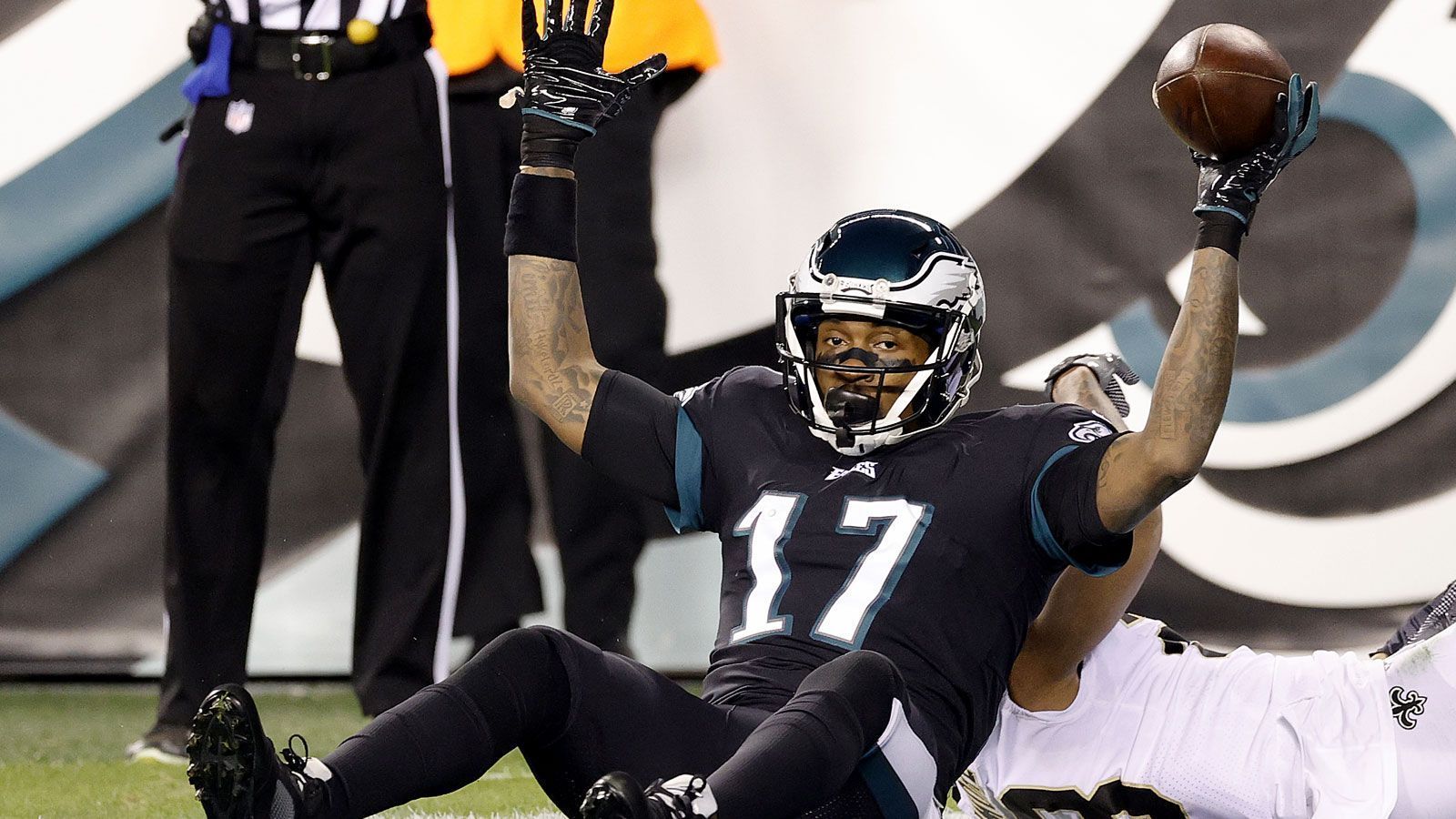 
                <strong>Alshon Jeffery (Wide Receiver)</strong><br>
                &#x2022; Letztes Team: Philadelphia Eagles - <br>&#x2022; Status: Unrestricted Free Agent - <br>&#x2022; Letztes Gehalt (Saison 2020): 9.910.000 Dollar - <br>&#x2022; Alter: 31 Jahre<br>
              