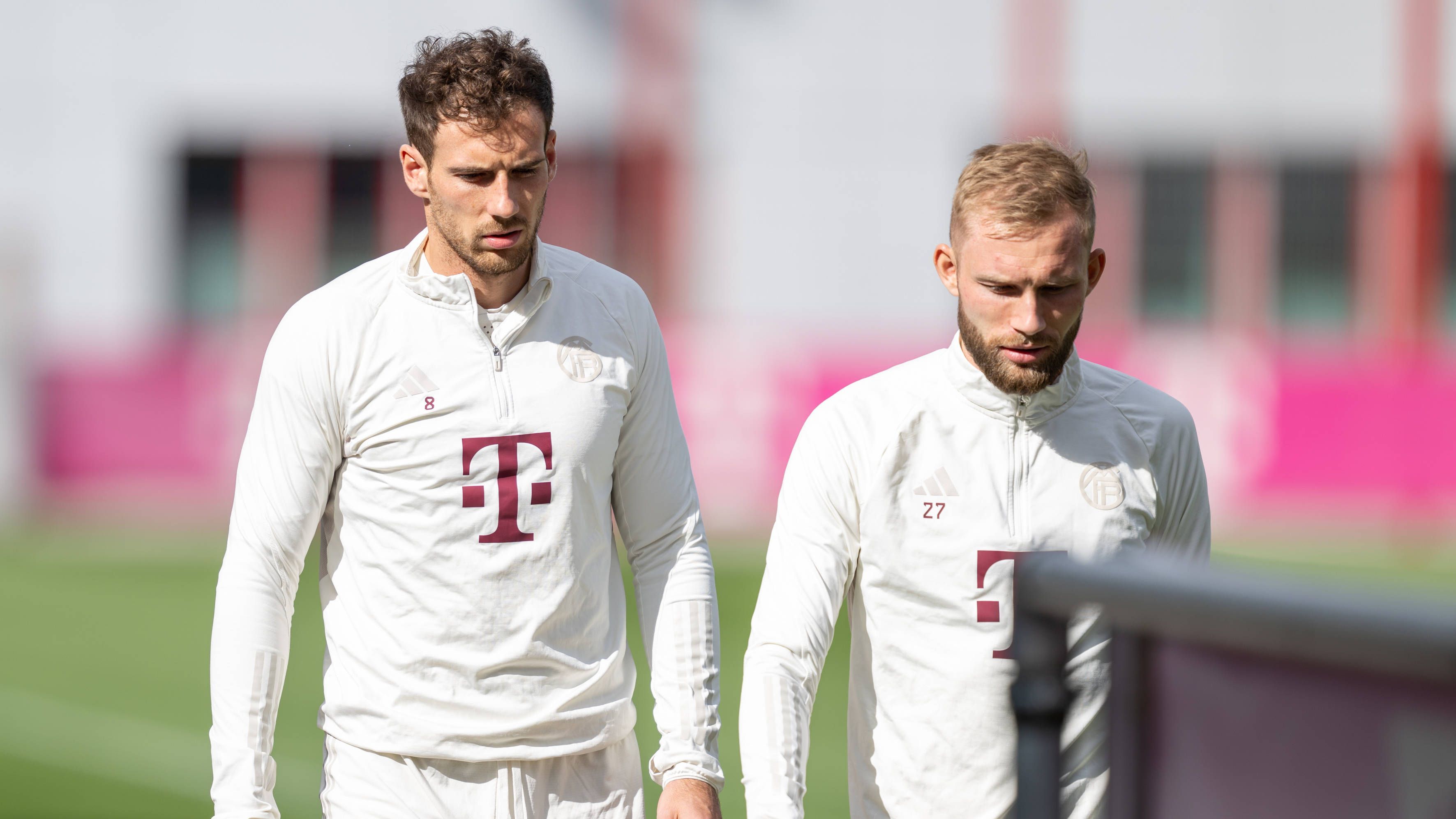 <strong>Verlierer: Leon Goretzka ODER Konrad Laimer?</strong><br>Aber ist das zukunftsfähig? So gut sie gegen Arsenal waren, so offensichtlich zeigten sich ihre Grenzen, wenn sie mit Ball unter Druck gesetzt wurden oder Bayern aus statischem Ballbesitz heraus Chancen herausspielen musste. Dafür sind sie nicht gemacht. Es wäre wenig überraschend, würde einer von ihnen einer Umstrukturierung zum Opfer fallen.