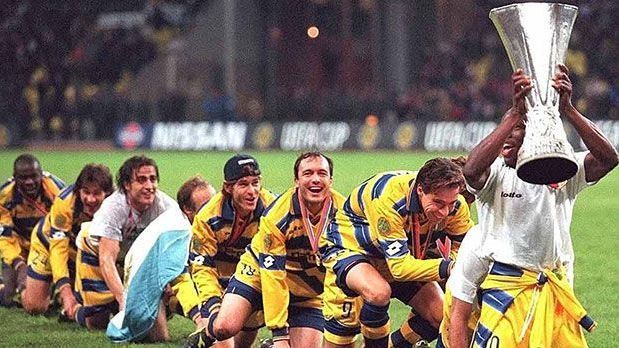 <strong>Die Europacup-Sieger seit 1990: AC Parma (1998/1999)</strong><br>
                Die Raupe der AC Parma gab es im Jahre 1999 in Moskau zu bestaunen. Die Italiener setzten sich mit 3:0 gegen Olympique Marseille durch. In der Parma-Elf standen damals illustre Namen wie Gianluigi Buffon, Lilian Thuram, Fabio Cannavaro und Juan Sebastian Veron.
