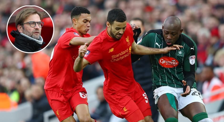 
                <strong>Jüngste Startelf der Klub-Geschichte</strong><br>
                In der dritten Runde des FA Cup traf der FC Liverpool auf den Viertligisten Plymouth Argyle. Für das Duell wollte Coach Jürgen Klopp seinen Stars wie Roberto Firmino oder Adam Lallana eine Pause gönnen und setzte in der Startelf auf den Nachwuchs. Klopp ließ im Mittelfeld beispielsweise den erst 18-jährigen Trent Alexander-Arnold (li.) spielen, in der Abwehr kam Kevin Stewart (Mitte) zum Einsatz - und mit seinen 23 Jahren gehörte Stewart schon zu den ältesten LFC-Profis auf dem Platz, denn: Vor eigenem Publikum schickte Klopp die jüngste Startelf der Klubgeschichte ins Spiel mit einem Altersdurchschnitt von 21 Jahren und 296 Tagen! Am Ende kam jedoch nur ein enttäuschendes 0:0 bei heraus. ran.de zeigt, mit welchen Youngsters die "Reds" für die Zukunft planen.
              