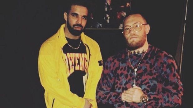 
                <strong>Drake</strong><br>
                Drake kündigte Conor McGregor und Floyd Mayweather bei der Pressekonferenz in seiner Heimatstadt Toronto an. Sein Tipp für den Sieger: natürlich McGregor.
              