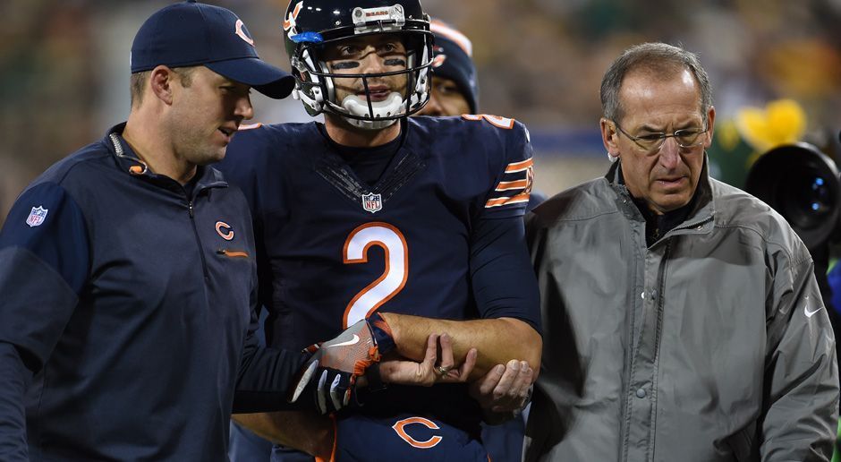 
                <strong>Brian Hoyer (Quarterback, Chicago Bears)</strong><br>
                Das Duell gegen den Erzrivalen verloren und den Quarterback verloren - für die Chicago Bears hätte es kaum schlimmer kommen können. Brian Hoyer brach sich im zweiten Viertel im Thursday Night Game bei den Green Bay Packers den Unterarm. Besonders bitter für Hoyer und die Bears-Fans: Saisonende.
              