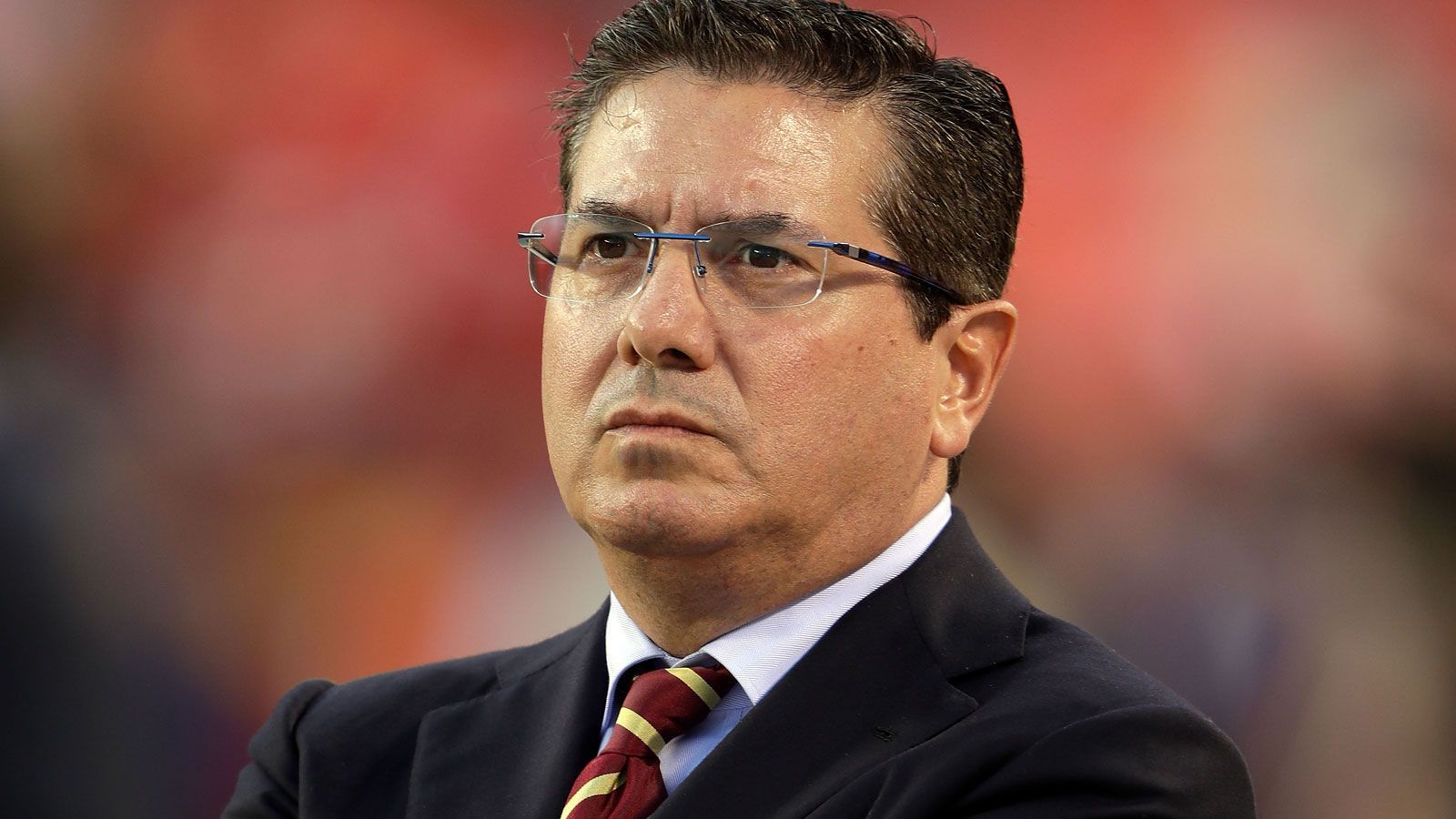 
                <strong>Platz 15: Dan Snyder (Washington Football Team)</strong><br>
                Vermögen: 2,6 Milliarden US-DollarPosition unter den reichsten US-Amerikanern: 327Klub gekauft: 1999 für 750 Millionen US-Dollar
              