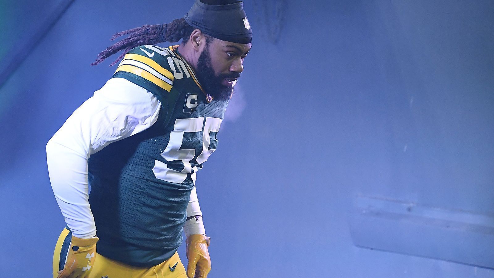 
                <strong>Green Bay Packers: Za'Darius Smith (Defense)</strong><br>
                Der Pass Rusher spielte 2019 eine überragende Saison und führte die Liga mit 93 erzeugten Pressures an. Nichtsdestotrotz landeten die Packers nur im Liga-Mittelfeld, was reine Sack-Zahlen betrifft. Kann Smith also nicht an seine starke Spielzeit anknüpfen, könnten die Packers im Pass Rush Probleme bekommen.
              