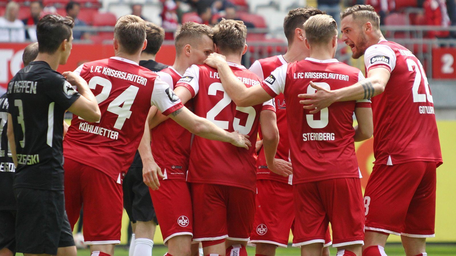 
                <strong>1. FC Kaiserslautern</strong><br>
                Landespokalsieger Südwest: 2:1-Finalsieg gegen den VfR Wormatia Worms
              
