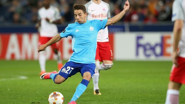 
                <strong>Mittelfeld - Maxime Lopez (Olympique Marseille)</strong><br>
                Im Star-Ensemble von Olympique Marseille muss sich Maxime Lopez öfter mal mit Teil-Einsätzen begnügen, dennoch zählt der 19-Jährige zu den größten Hoffnungen in Frankreichs Nachwuchs-Fußball. Der Mittelfeldspieler schaffte aber immerhin schon etwas, wovon viele jungen Talente träumen: Er wurde Profi beim Klub seiner Geburtsstadt Marseille. Auch Lopez ist mittlerweile eine wichtige Stütze für Frankreichs U21-Nationalmannschaft, die aktuell in der EM-Qualifikation mit 15 Punkten aus fünf Spielen einen makellosen Start hinlegte.
              