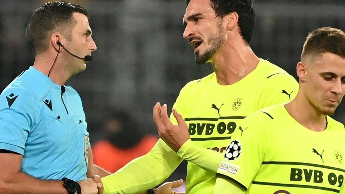 Borussia Dortmund will Einspruch gegen Mats Hummels' Platzverweis einlegen